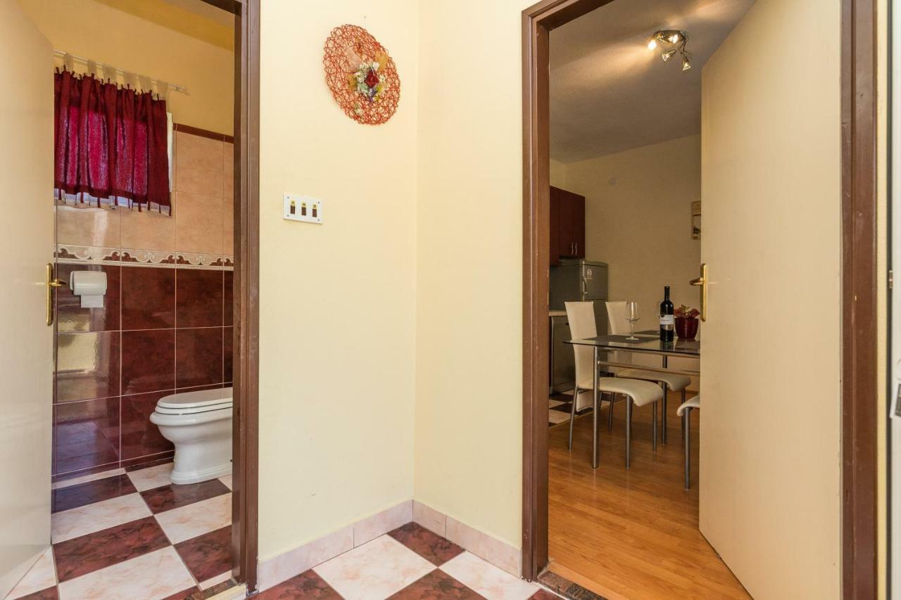Apartman Mladenka Sukošan Extérieur photo