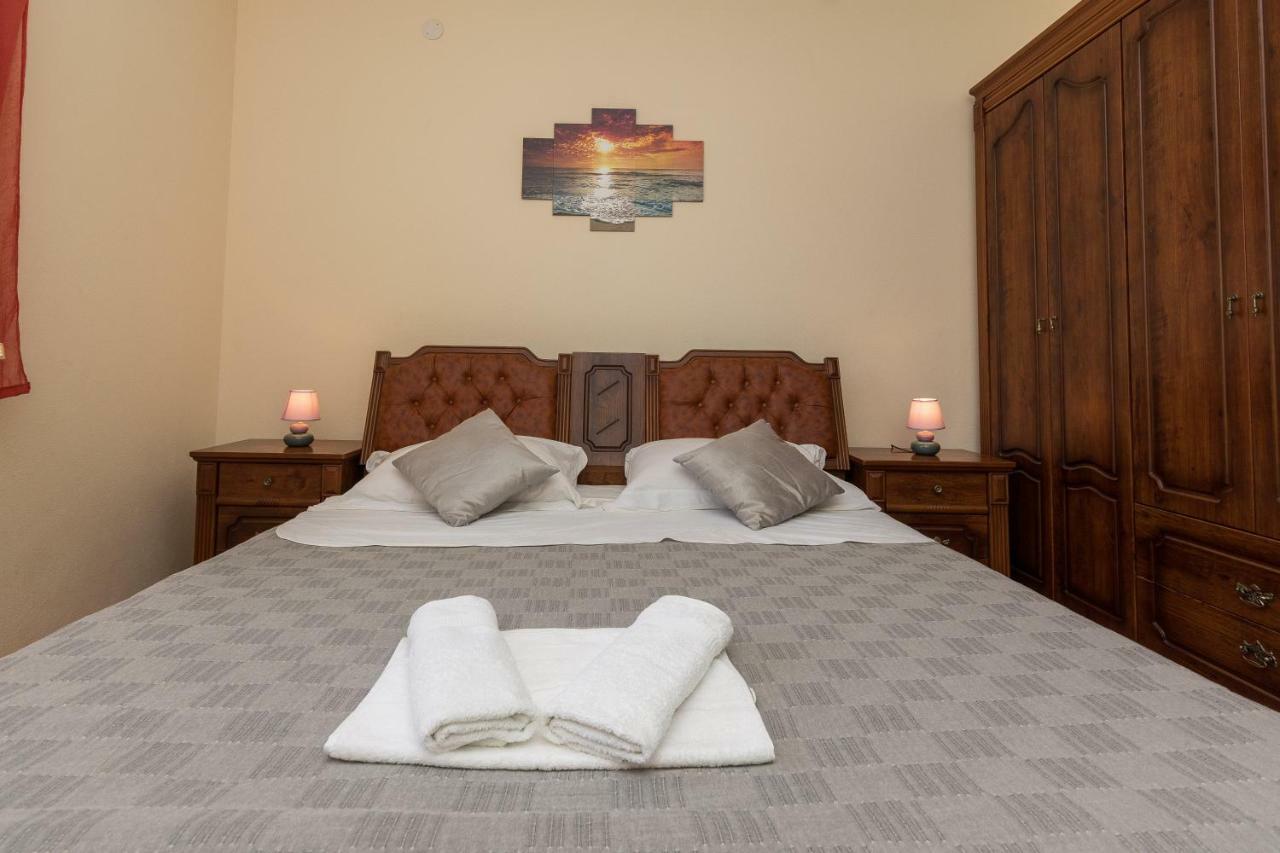 Apartman Mladenka Sukošan Extérieur photo