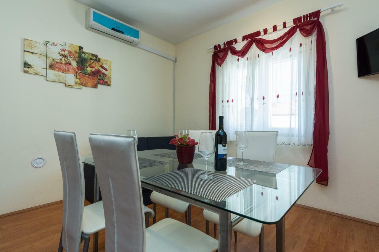 Apartman Mladenka Sukošan Extérieur photo